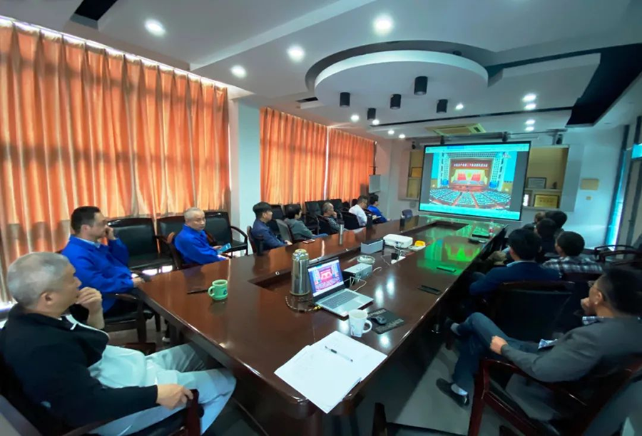 电滚筒公司党员集中收看党的二十大开幕会直播.png 电滚筒公司党员集中收看党的二十大开幕会直播.png